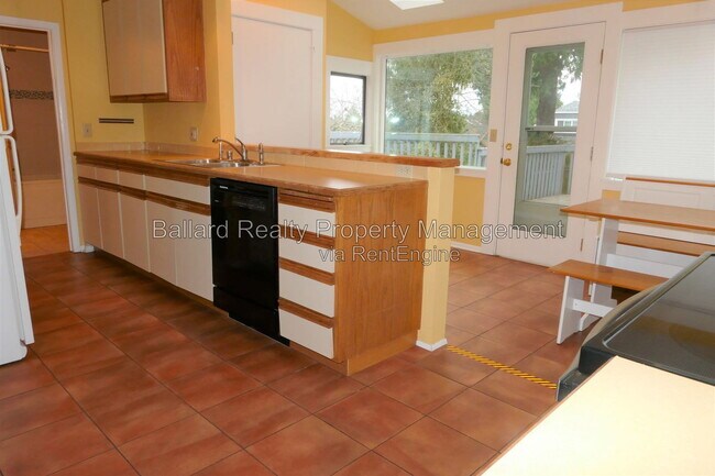 Building Photo - 509 N 70th St