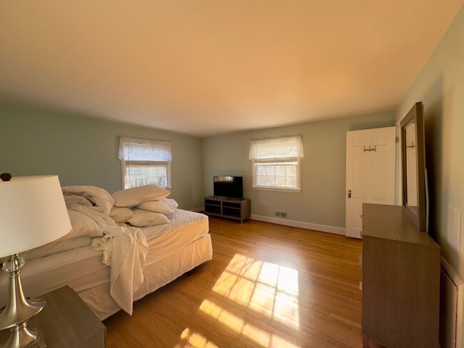 Building Photo - Charming 4 Bedroom/3.5 Bathroom Detached Home in Homeland, MD!