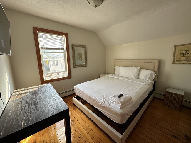 Building Photo - 126 Indiana Ave