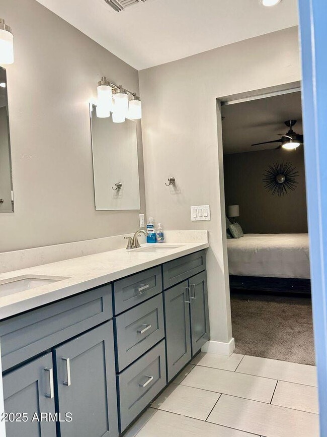 Building Photo - 7635 E Verde Ln