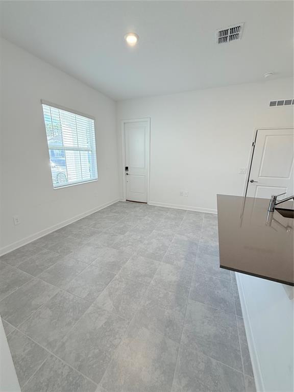 Building Photo - 5011 Barnet Dr