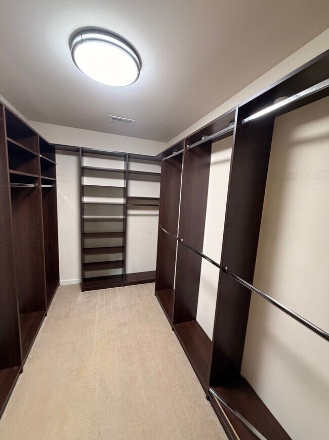 Building Photo - 42 Kilverstone Way