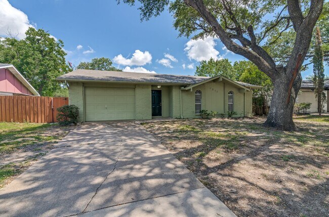 Primary Photo - 3 Bed/2 Bath Hidden Treasure in Garland