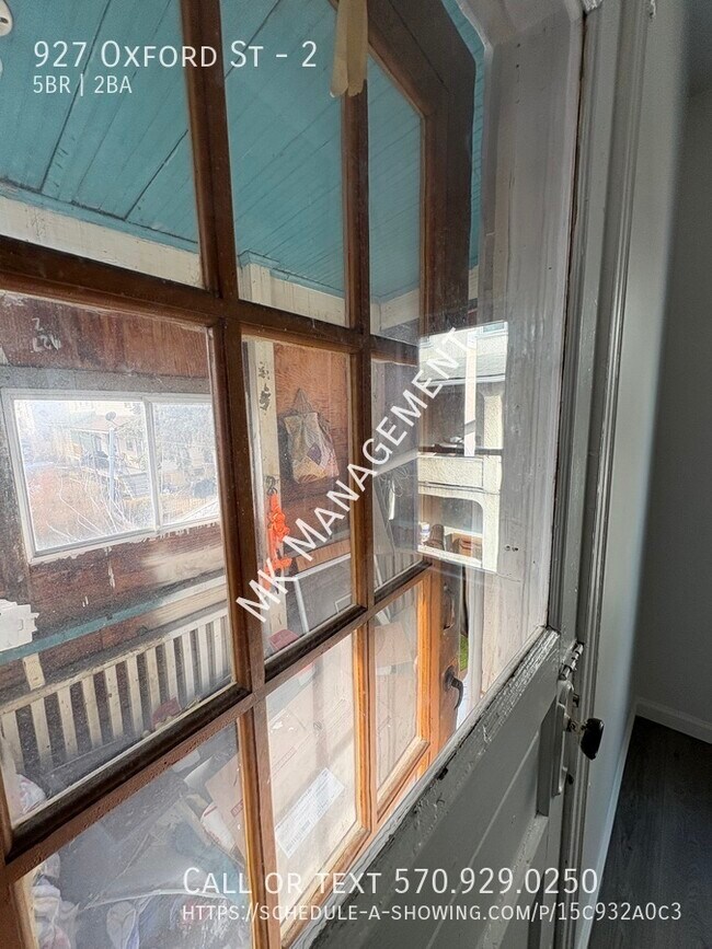 Building Photo - 927 Oxford St