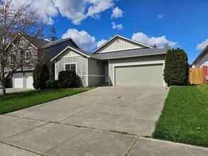 Building Photo - Beautiful, updated home in well-established Puyallup neighborhood!