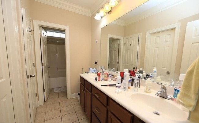 Building Photo - Great home in Chapel Hill!