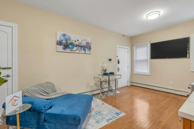 Building Photo - 255 Lafayette Pl