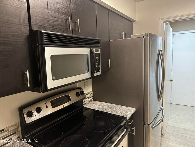 Building Photo - 11695 Tanager Dr