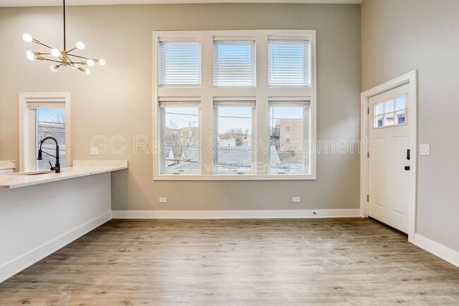 Building Photo - 4329 N Ashland Ave