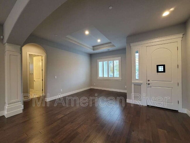 Building Photo - 8099 Traditions Ct