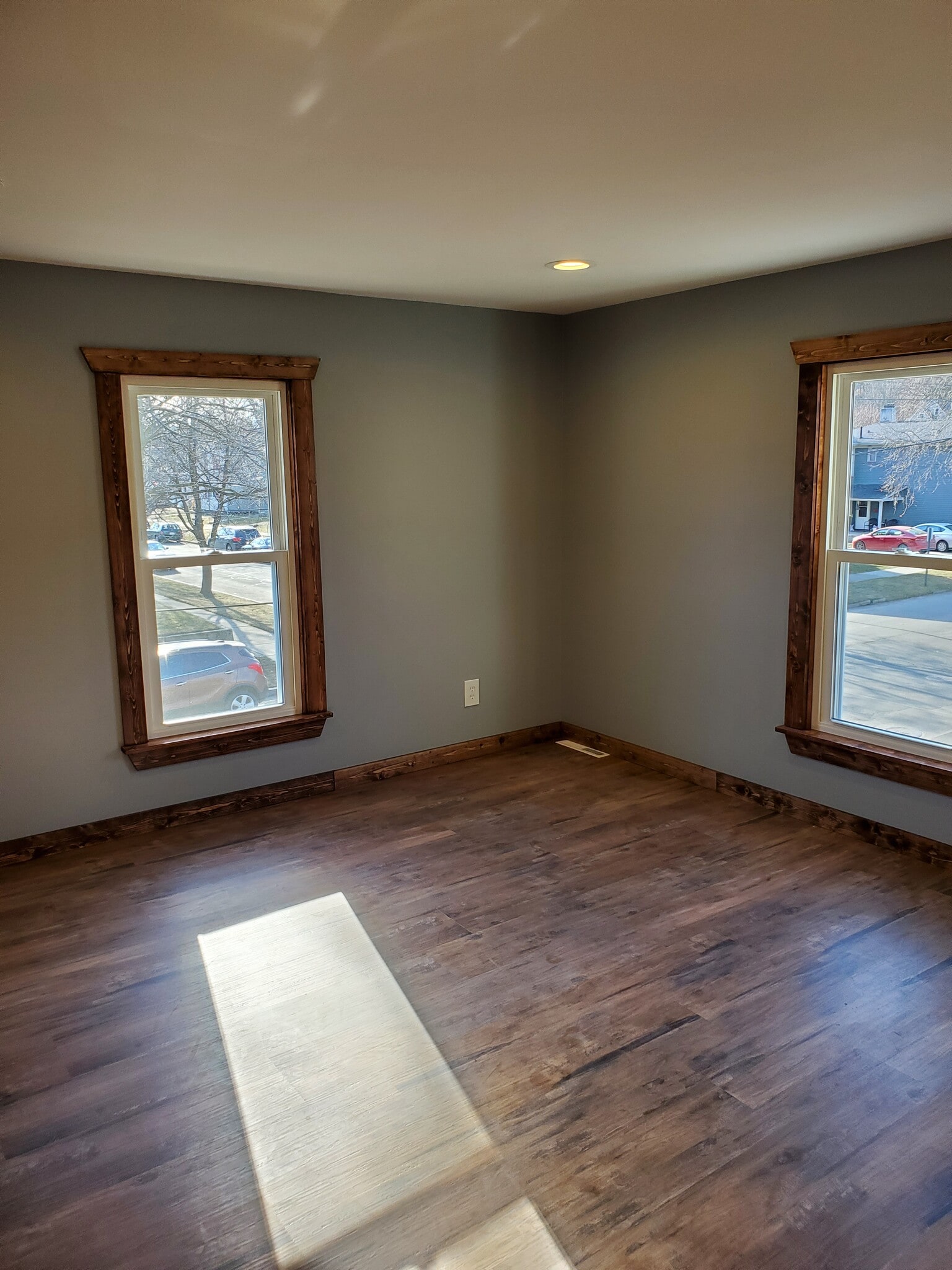 Building Photo - 189 E 2nd St