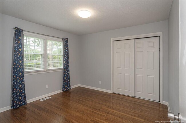 Building Photo - 401 Southwick Dr