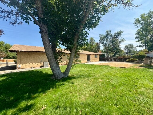 Building Photo - 1620 County Rd