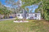 Building Photo - 1721 SW 13th St