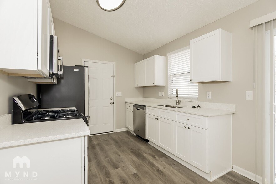 Building Photo - 10314 Wisteria Ln