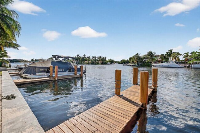 Building Photo - 1821 Middle River Dr