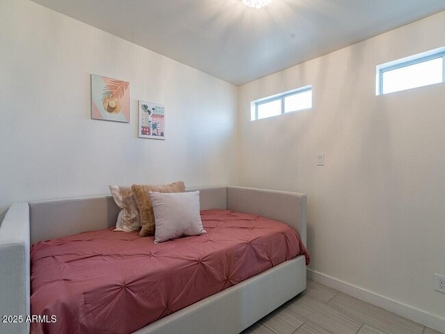 Building Photo - 3302 E Turquoise Ave