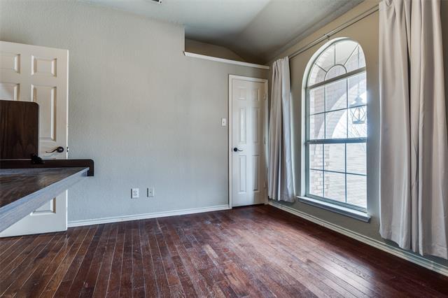 Building Photo - 1302 Lombardy Way