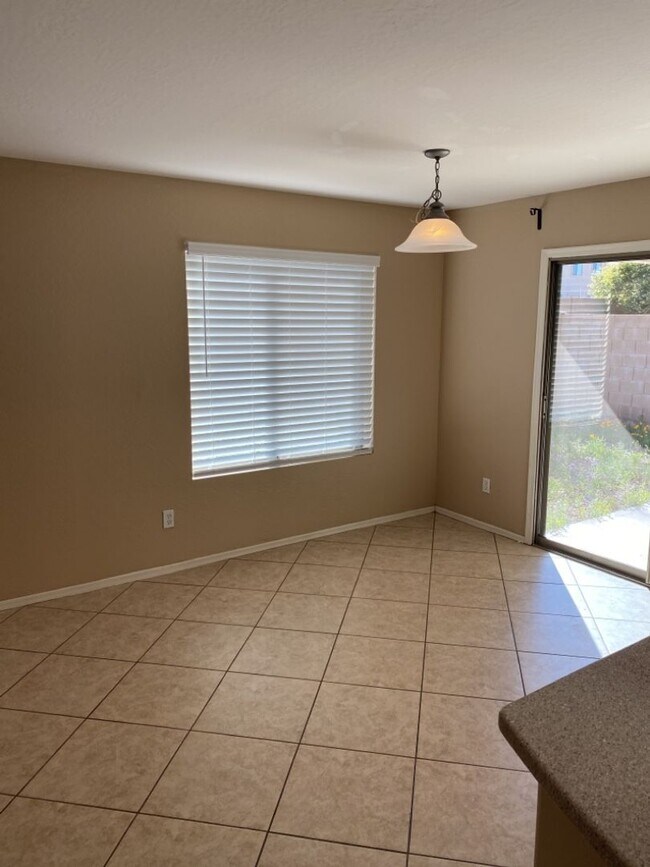 Building Photo - ELEGANCE WITH ALL THE UPGRADES!!!