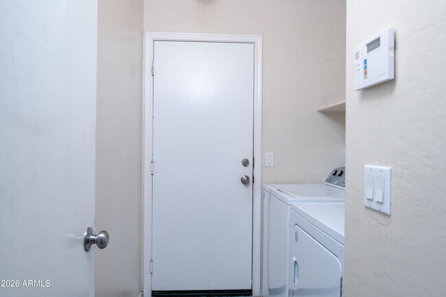 Building Photo - 7316 W Cordes Rd