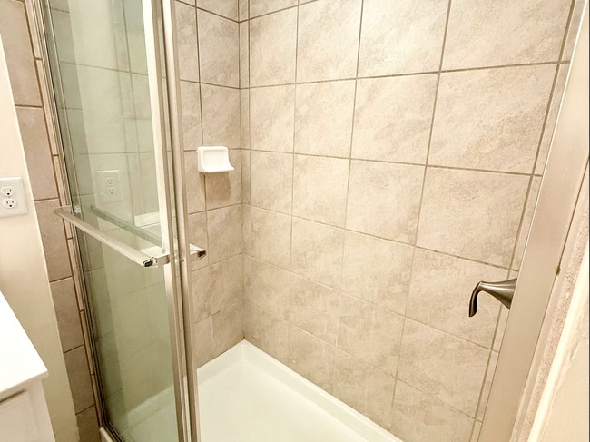 Building Photo - 12503 Laurel Cove Dr