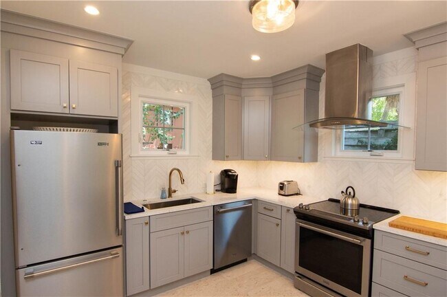 Building Photo - 112 Fish Fever Ln