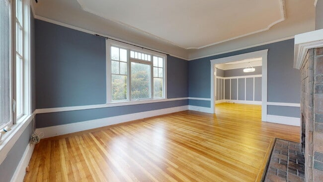 Building Photo - Bright Spacious 2BD + 1BA in Inner Richmon...