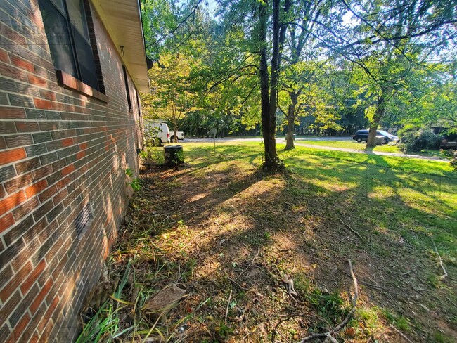Building Photo - 2800 Cave Ave NW