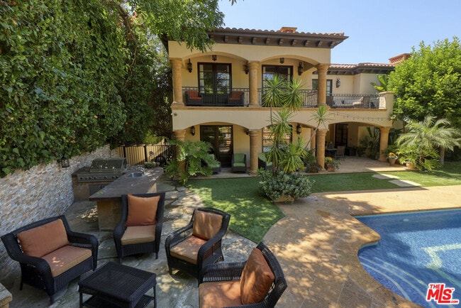 Building Photo - 4718 White Oak Ave