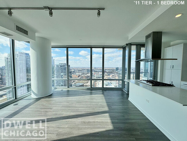 Building Photo - 1200 N La Salle Dr