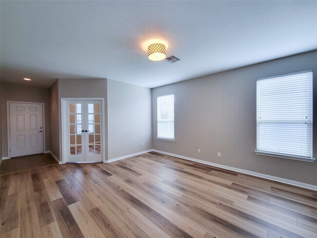 Building Photo - 6535 Dayridge Ln