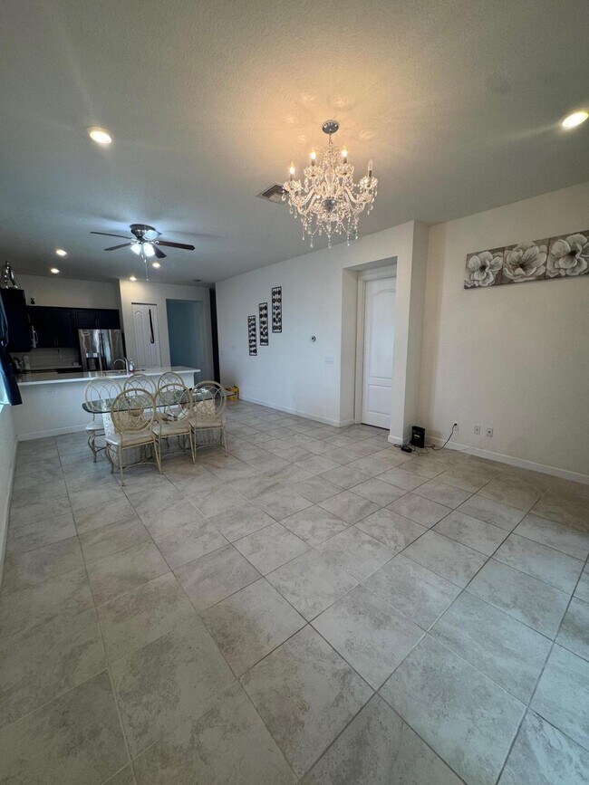 Building Photo - 4474 Buena Tara Dr