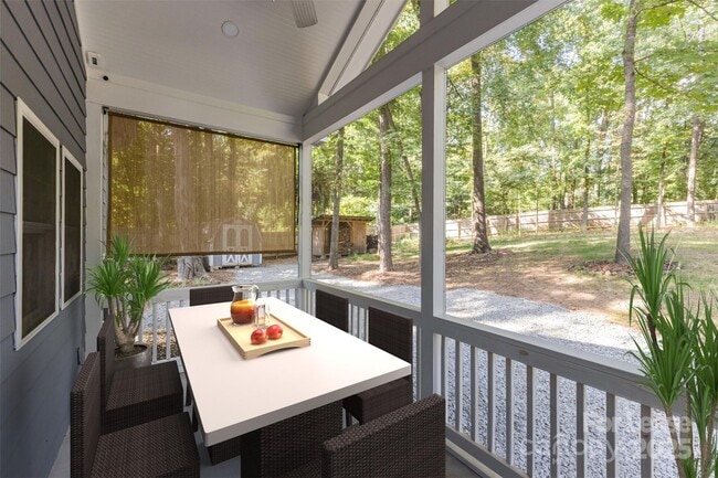 Building Photo - 100 Aurora Ln