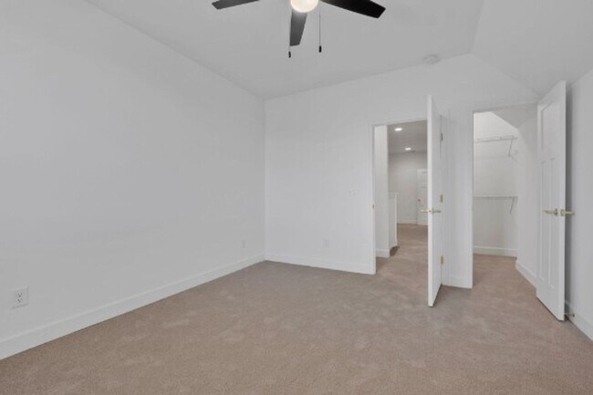 Building Photo - FOR LEASE - NEW BUILD TOWNHOME LOCATED IN ...
