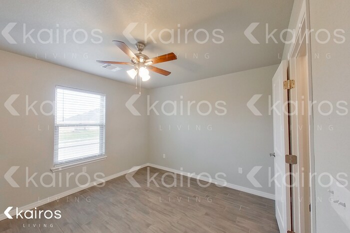 Building Photo - 2807 Destin Ave