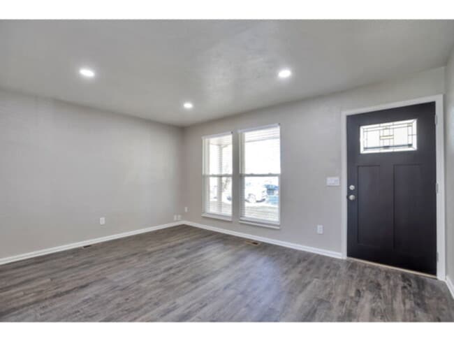 Building Photo - 792 S Patton Ct