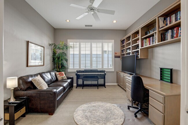 Building Photo - 336 Tomahawk Dr