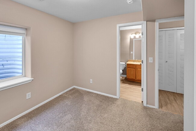 Building Photo - $2,050.00, 3 bed, 2.5 bath, located in Pal...