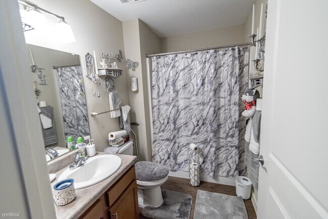 Building Photo - 3 br, 2 bath Townhome - Butler Crossing II