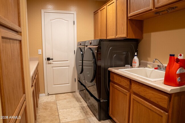 Building Photo - 13612 W Windsor Blvd