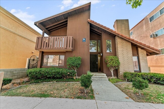 Building Photo - 392 Coronado Ave