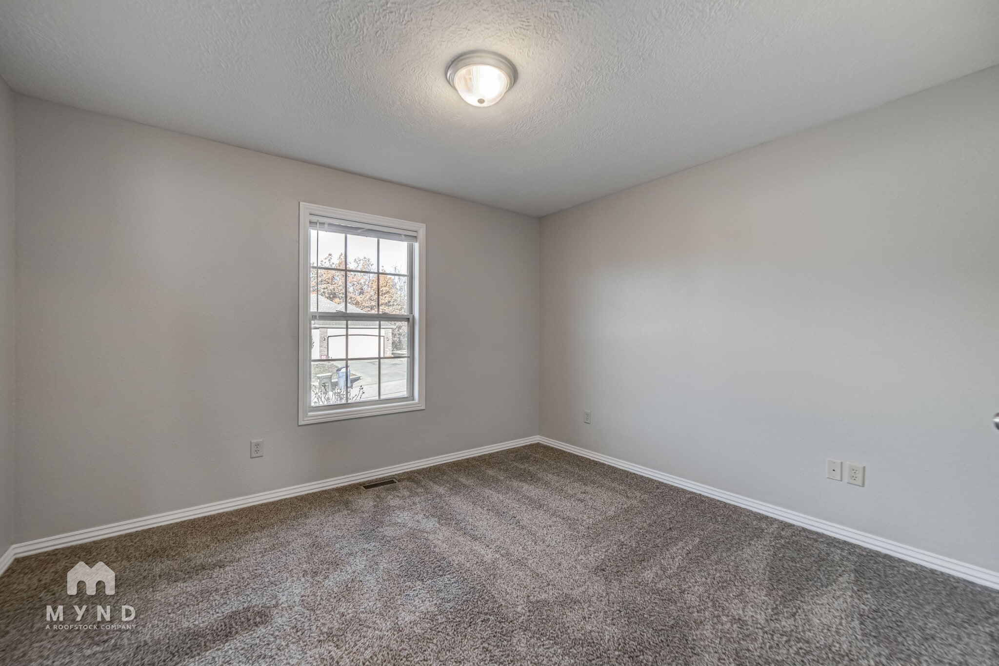 Building Photo - 112 N Peach Brook