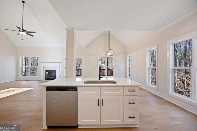 Building Photo - 360 Ansley Dr