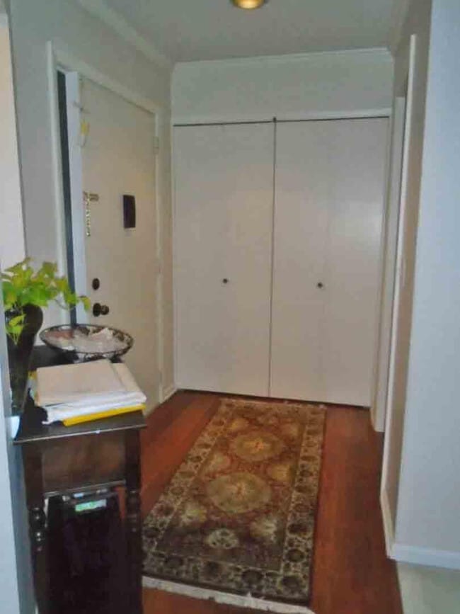 Building Photo - 2547 Meade Ct