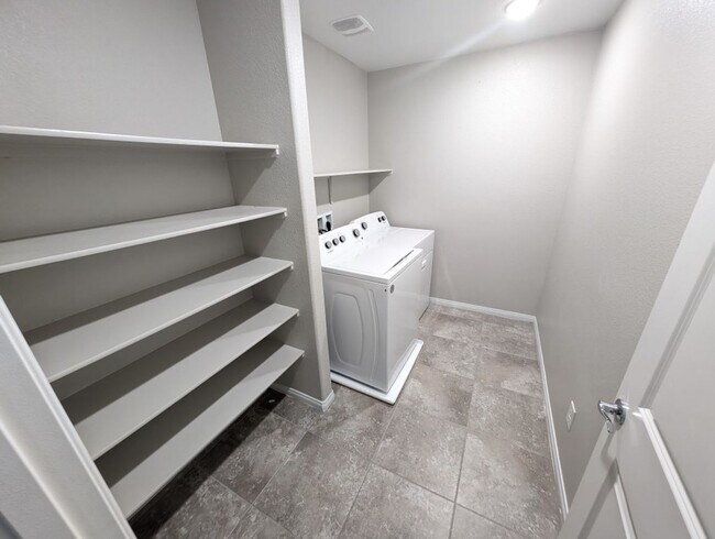 Building Photo - 5224 Sunstone Mesa Dr