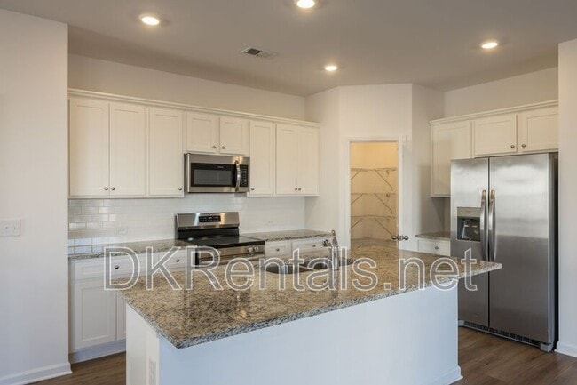 Building Photo - 724 Warm Rays Wy