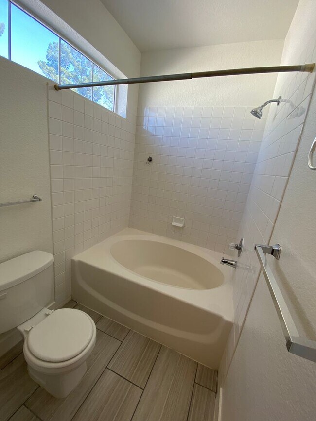 Building Photo - 5155 W Tropicana Ave