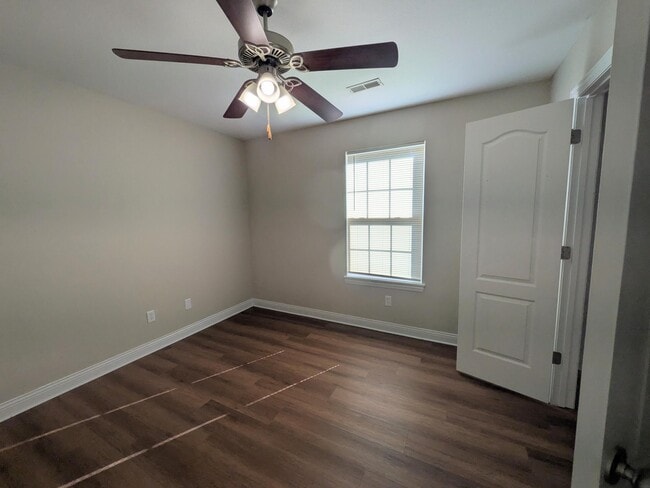 Building Photo - 2601 Quartz Ln
