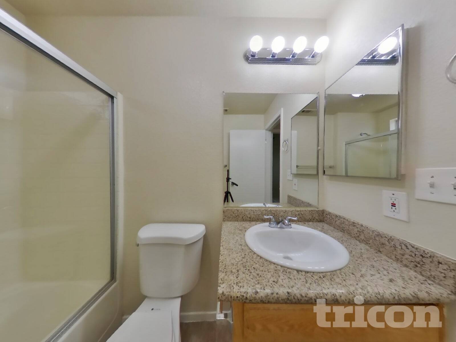 Building Photo - 715 Lotz Way