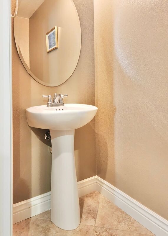 Building Photo - 112 Hedge Bloom